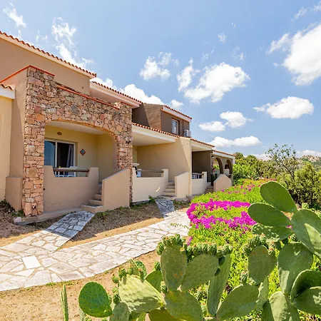 Aparthotel Lu Nibareddu 3*