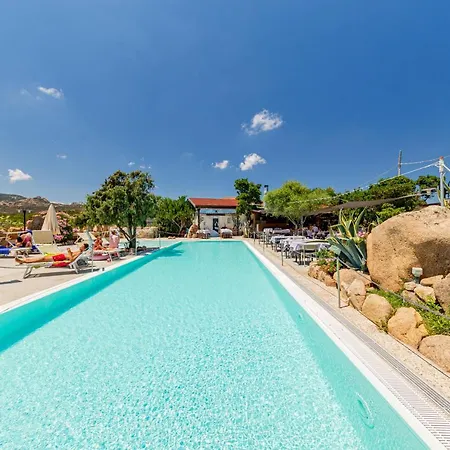 Hotel apartamentowy Lu Nibareddu 3*