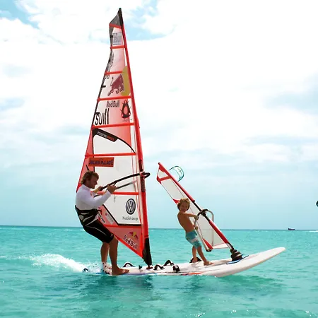 Lu Nibareddu アパートホテル サン・テオドーロ