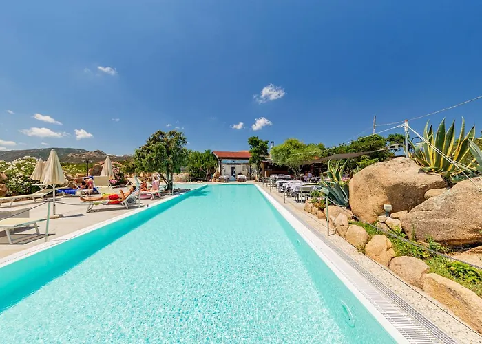 Aparthotel Lu Nibareddu 3*